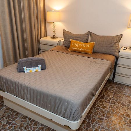 Compact Haven With Private Entrance And Free Parking And Laundry Apartment Ponce Exterior photo