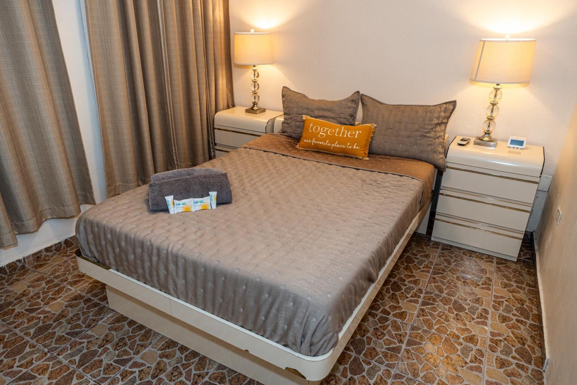 Compact Haven With Private Entrance And Free Parking And Laundry Apartment Ponce Exterior photo