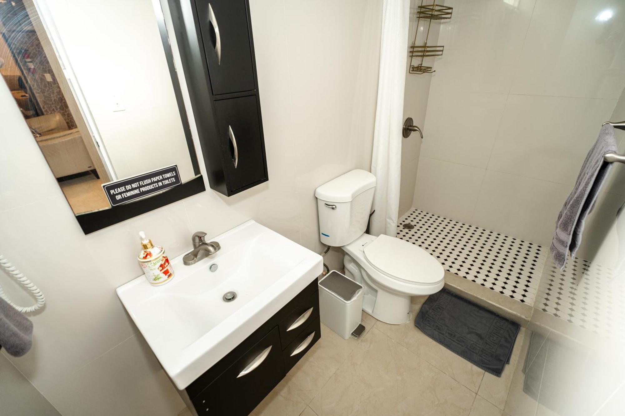 Compact Haven With Private Entrance And Free Parking And Laundry Apartment Ponce Exterior photo
